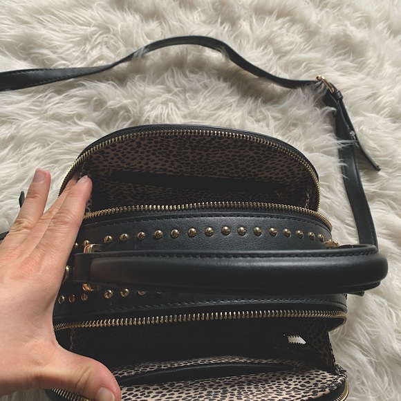 Black Purse - Picture 6 of 10